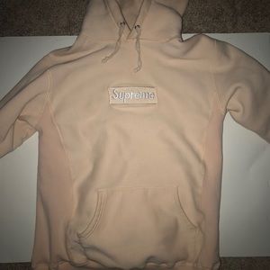 Supreme Peach Box Logo
